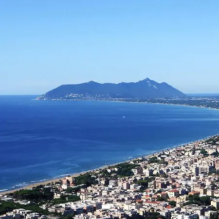 3 Bedrooms At 500 M Away From The Beach With Terrace And Wifi
