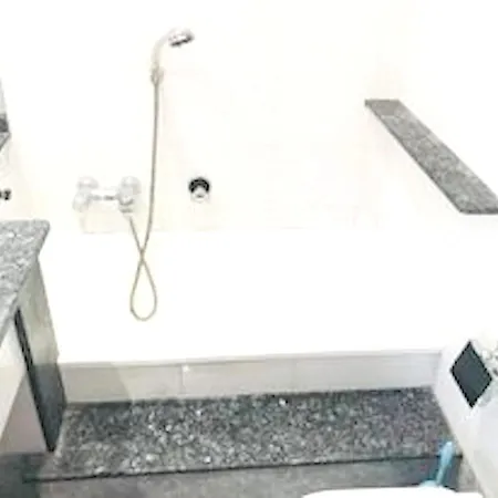 Apartment 3 Bedrooms At 500 M Away From The Beach With Terrace And Wifi *