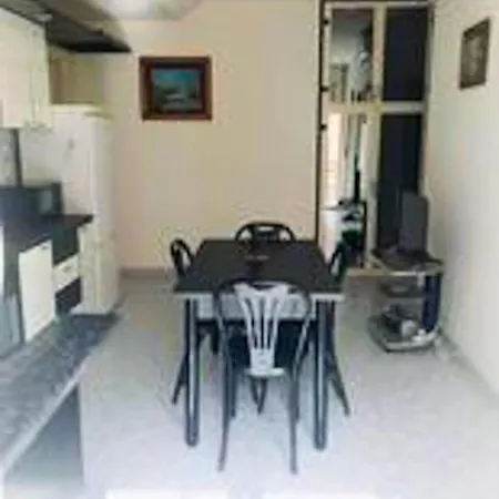 3 Bedrooms At 500 M Away From The Beach With Terrace And Wifi *