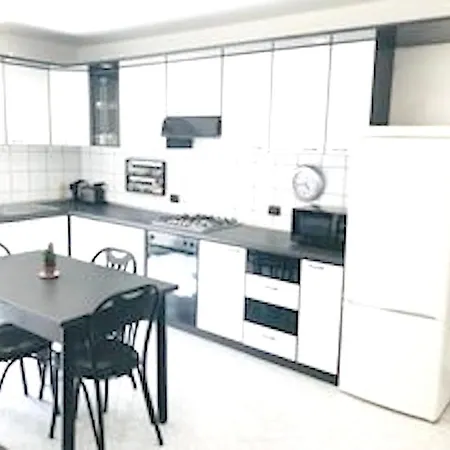 Apartment 3 Bedrooms At 500 M Away From The Beach With Terrace And Wifi Terracina