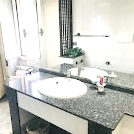 3 Bedrooms At 500 M Away From The Beach With Terrace And Wifi Terracina